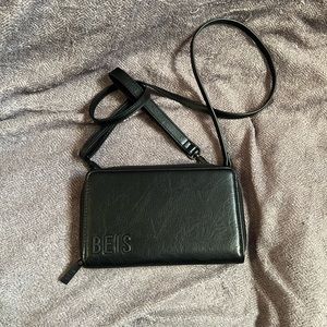 Beis travel wallet